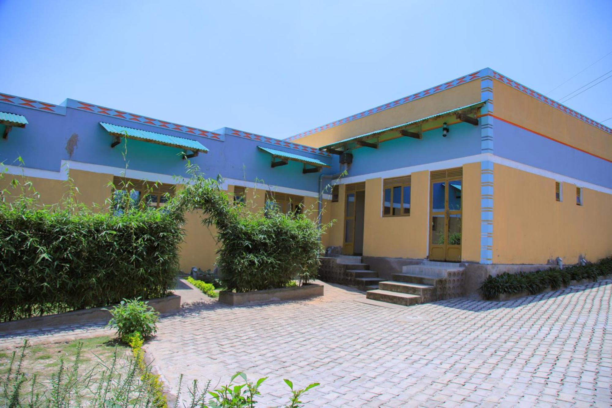 Kisoro Comfort Inn Exterior photo